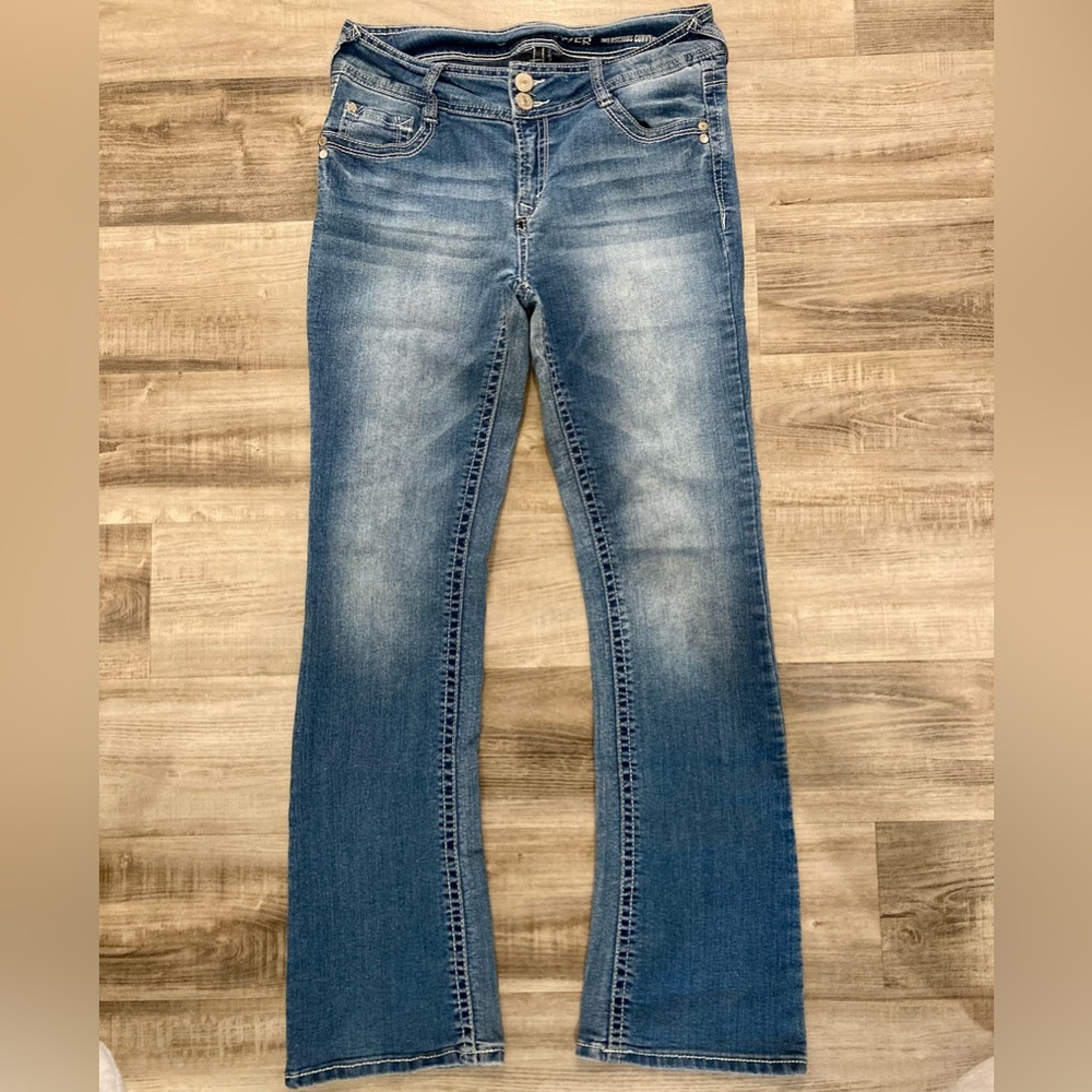 Wallflower Women's Blue Boot Cut Jeans
